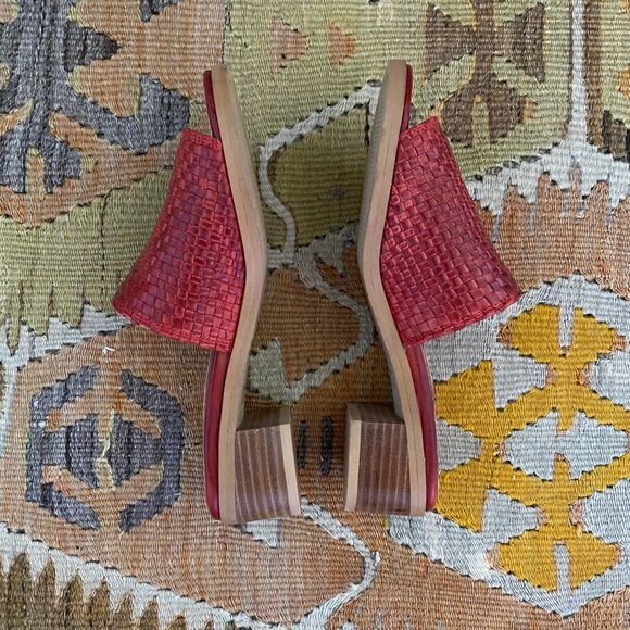 Woven Red Mule - Picture 2 of 4